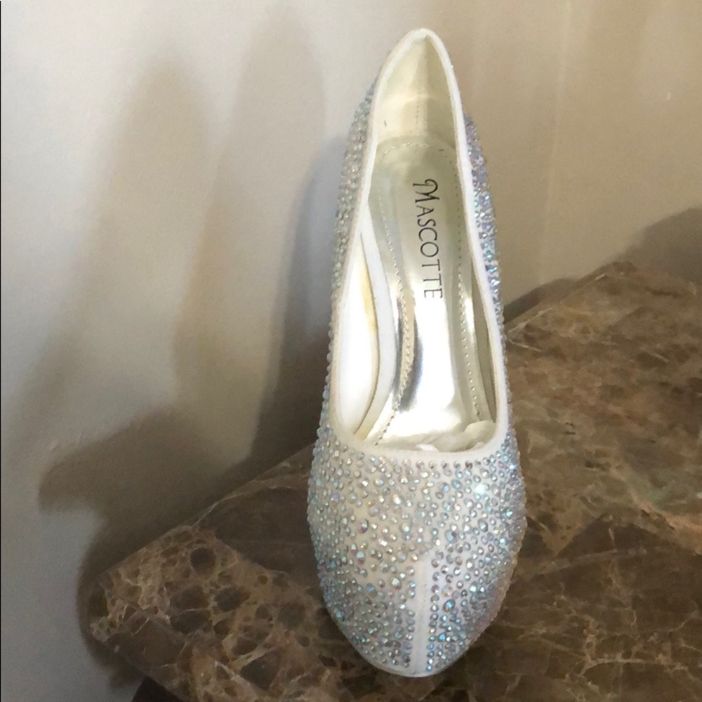 **New**Shoes - Picture 4 of 8